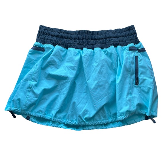 SOLD Lululemon Run Tracker Skirt Blue - Picture 2 of 4
